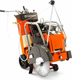 Резчик швов HUSQVARNA FS-524 в прокат в Севастополе. У нас лучшая цена за сутки! Возможность взять в аренду с выгодной скидкой до 40% при экспресс доставке 24/7. И помните, ночью стоимость еще дешевле на 30%! #арендапрокат #виброплита #выгодно